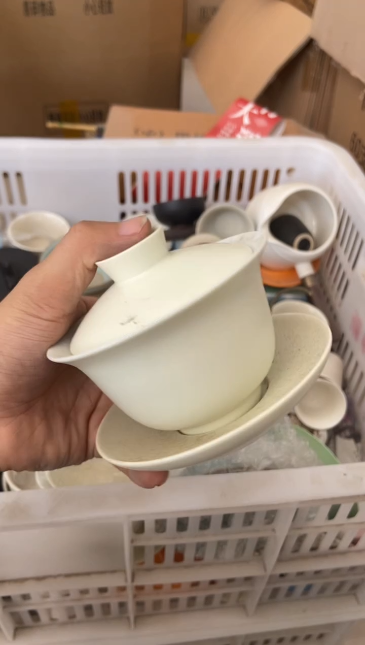 无运费险有瑕疵的摄影的产品有使用过的痕迹有点脏介意勿拍