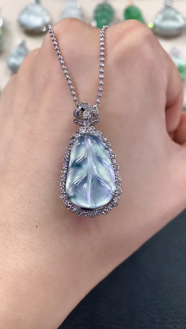 【闪购商品】翡翠吊坠(不含链)18K金镶嵌C131