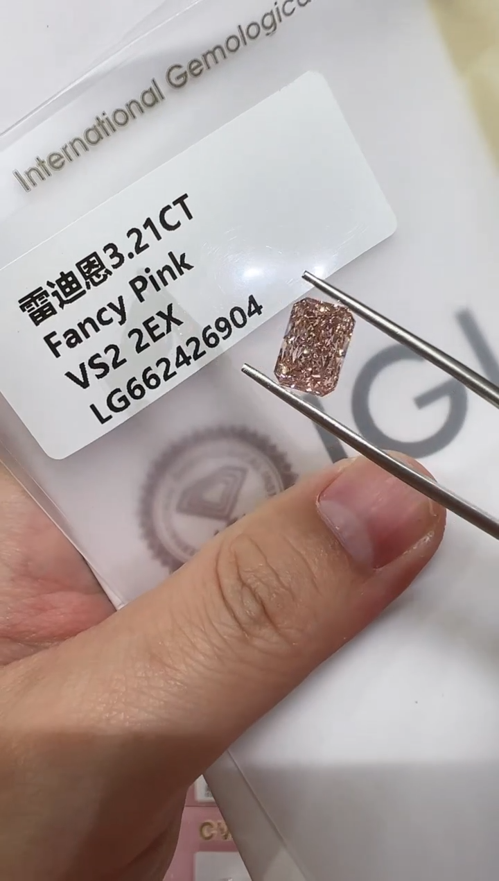 【闪购商品】实验室培育钻石裸石未镶嵌@ 3.21ct 先鉴赏，再定制！