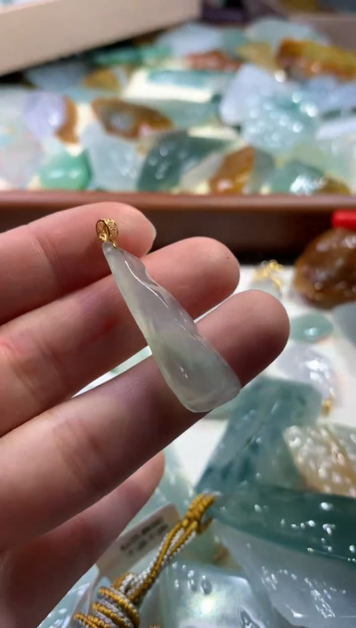 【闪购商品】翡翠颈饰18K金镶嵌吊坠