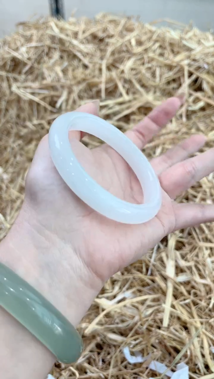 未镶嵌手镯石英质玉BYG100