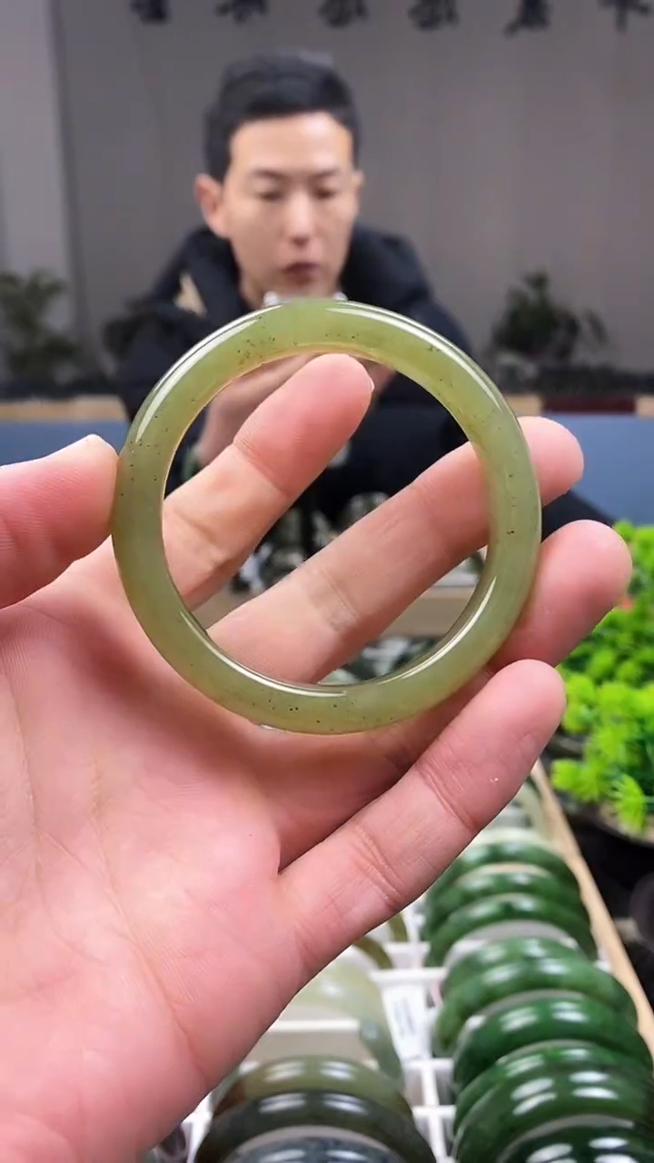 【闪购商品】和田玉手镯未镶嵌52.5