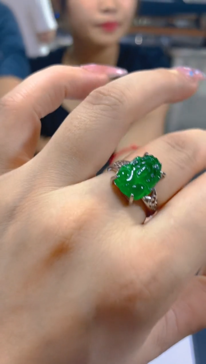 翡翠戒指未镶嵌多样性发一