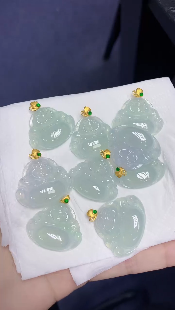 翡翠18K金镶嵌颈饰天然缅甸翡翠A货多样性发其一