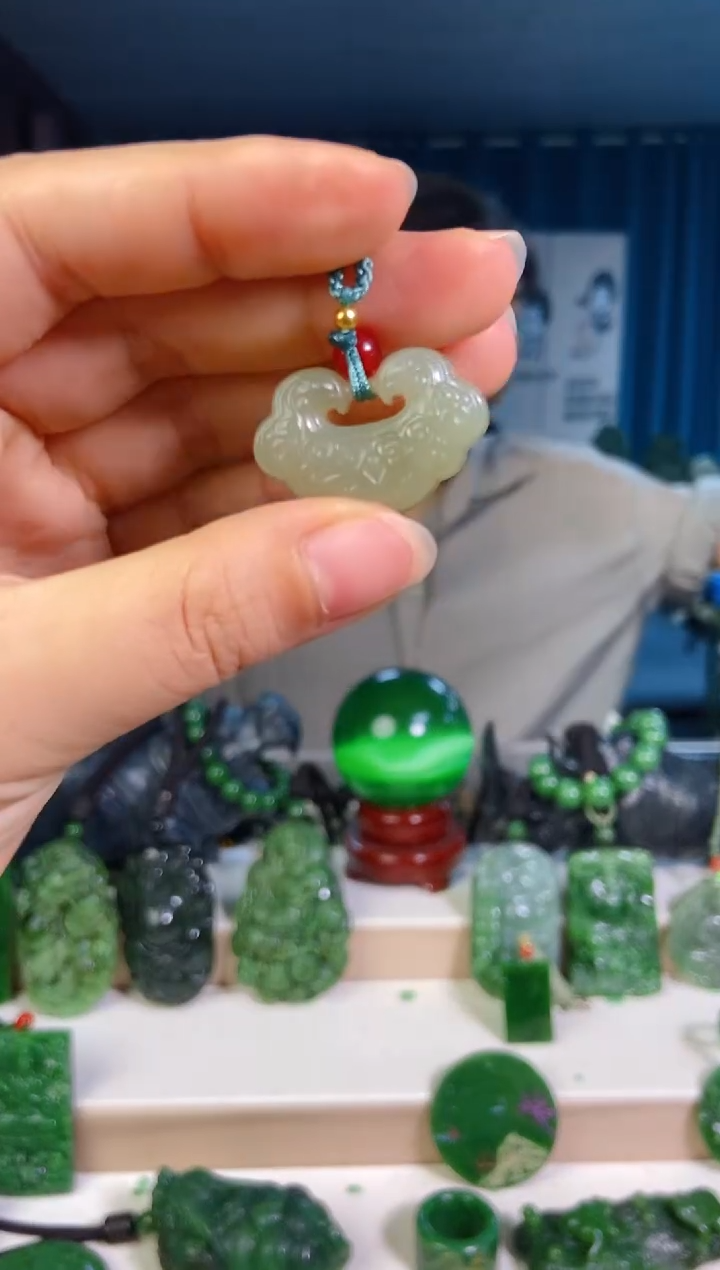 和田玉未镶嵌挂件1