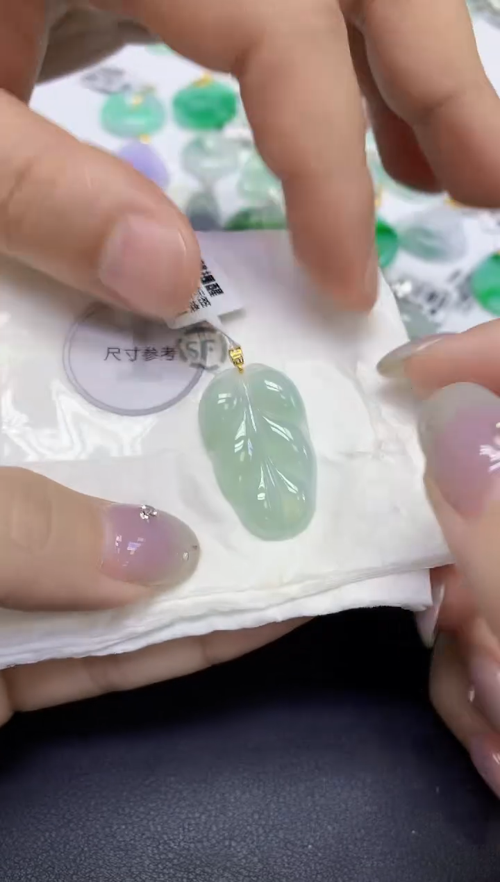 颈饰18K金镶嵌翡翠天然缅甸翡翠A货百元以上9元证书费自理