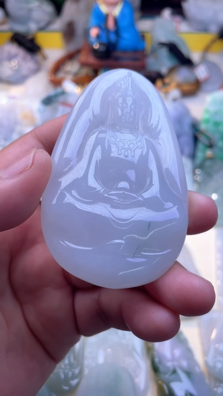 翡翠未镶嵌颈饰观音