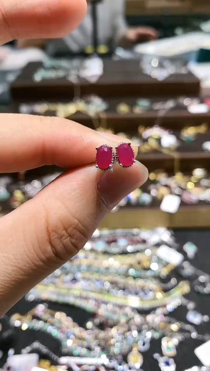 【闪购商品】红宝石耳饰银S925镶嵌耳钉