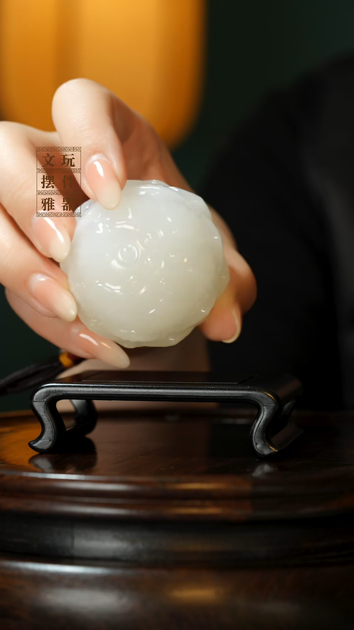 玉《好运连连莲花》手把件摆件