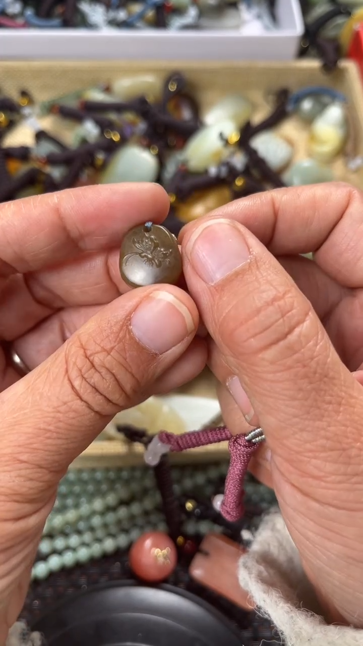 【闪购商品】和田玉颈饰未镶嵌多样性发货没有证书拍一发一有瑕