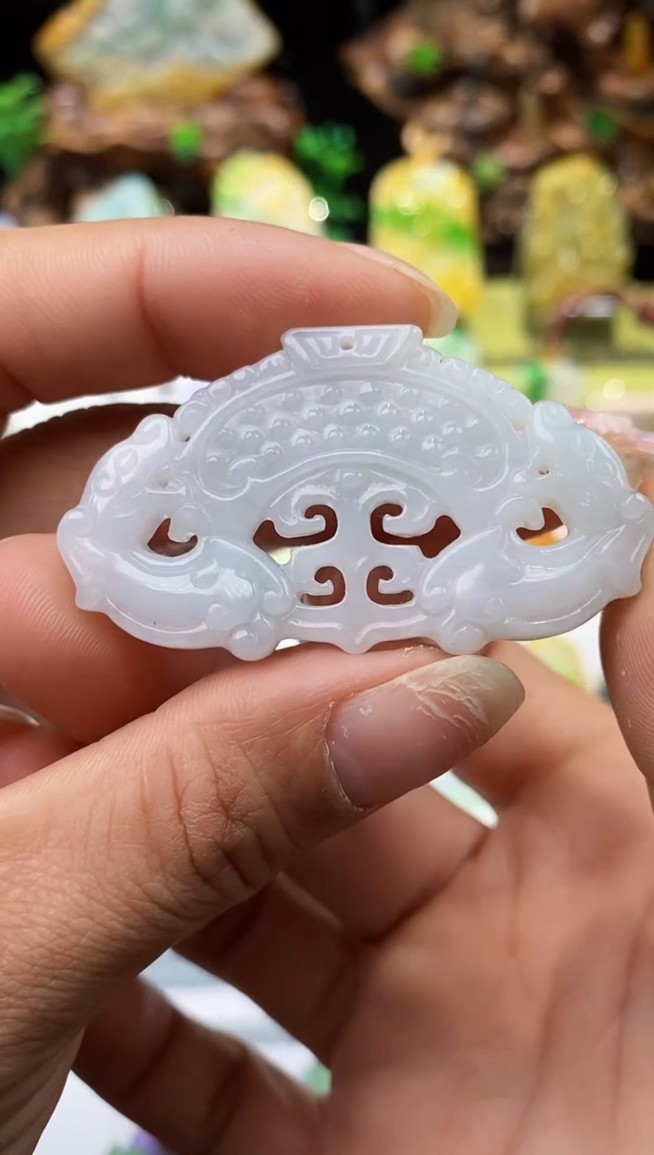 【闪购商品】翡翠颈饰未镶嵌翡翠A货