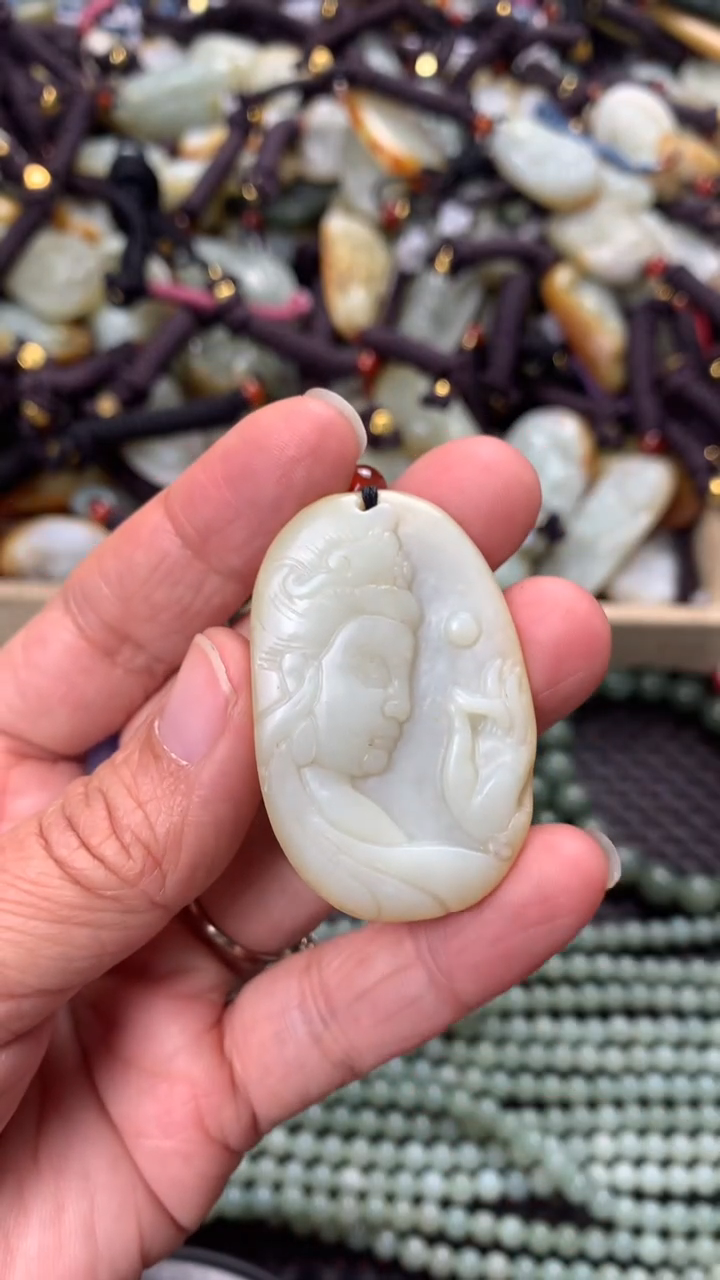 【闪购商品】和田玉颈饰未镶嵌多样性发货没有证书拍一发一有瑕