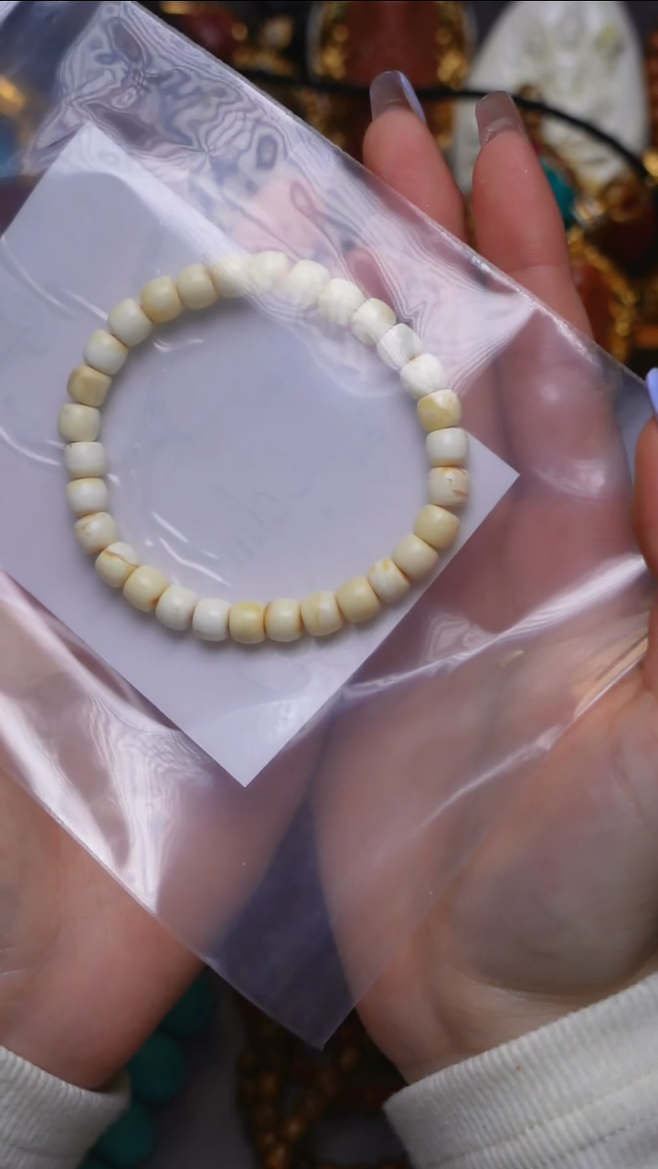 【闪购商品】蜜蜡裸石未镶嵌25013002-0001