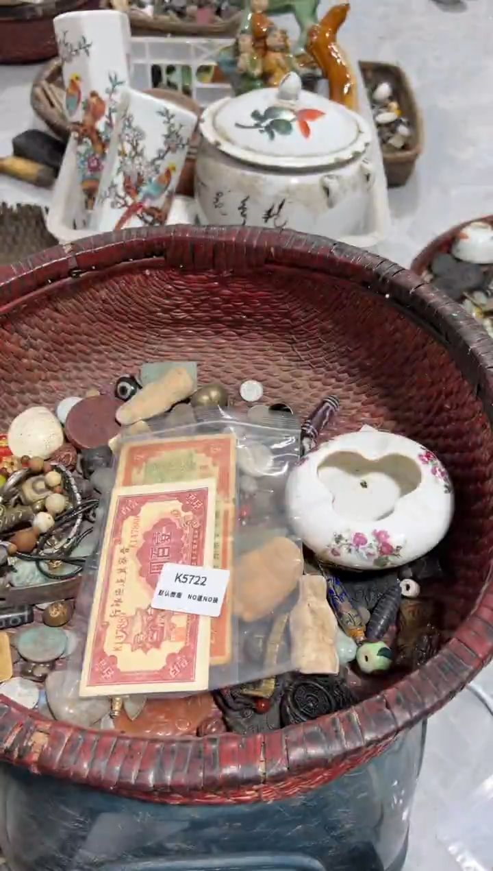 他秒拍秒付闪购瓷铜摆件