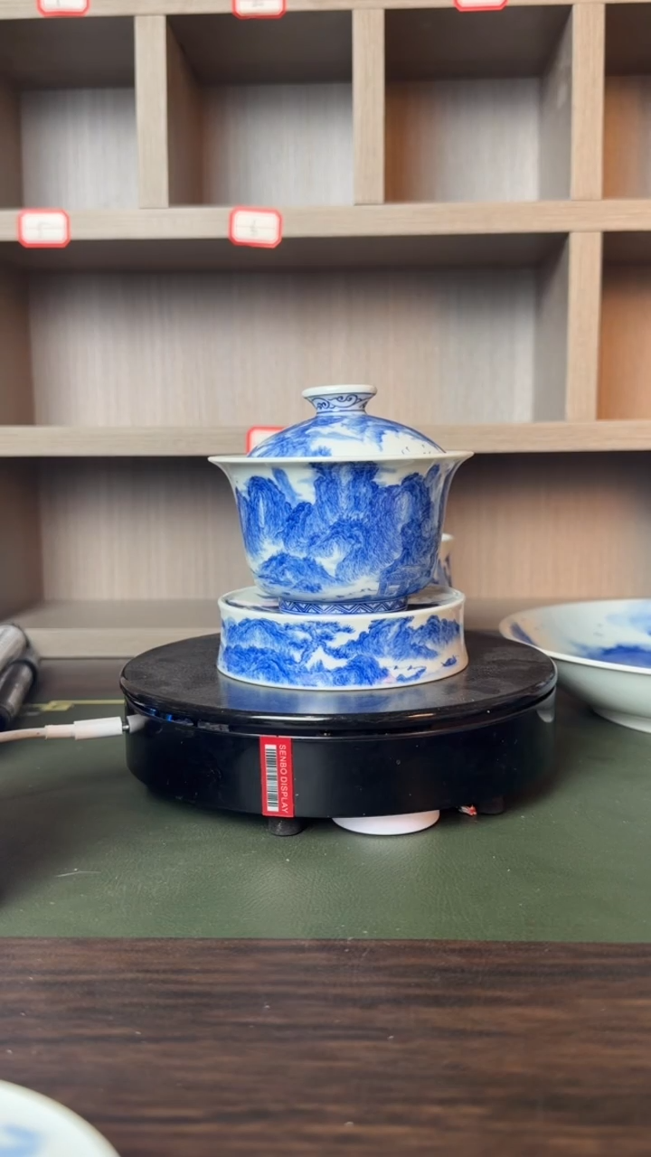 少***步精工青花宋画山水盖碗