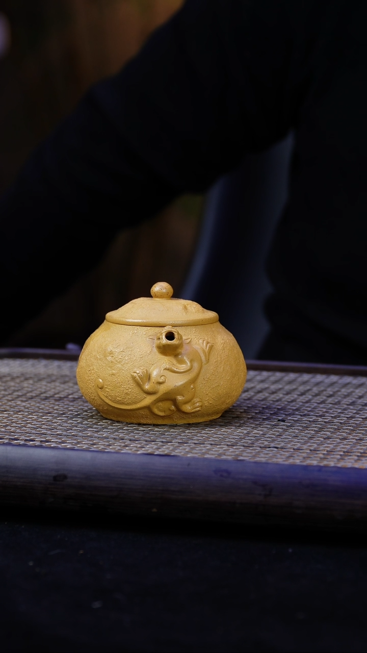 【闪购商品】紫砂茶壶黄金段-螭龙【约160cc】