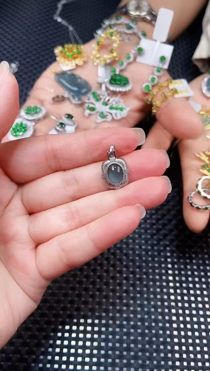 【闪购商品】翡翠吊坠(不含链)未镶嵌11111111