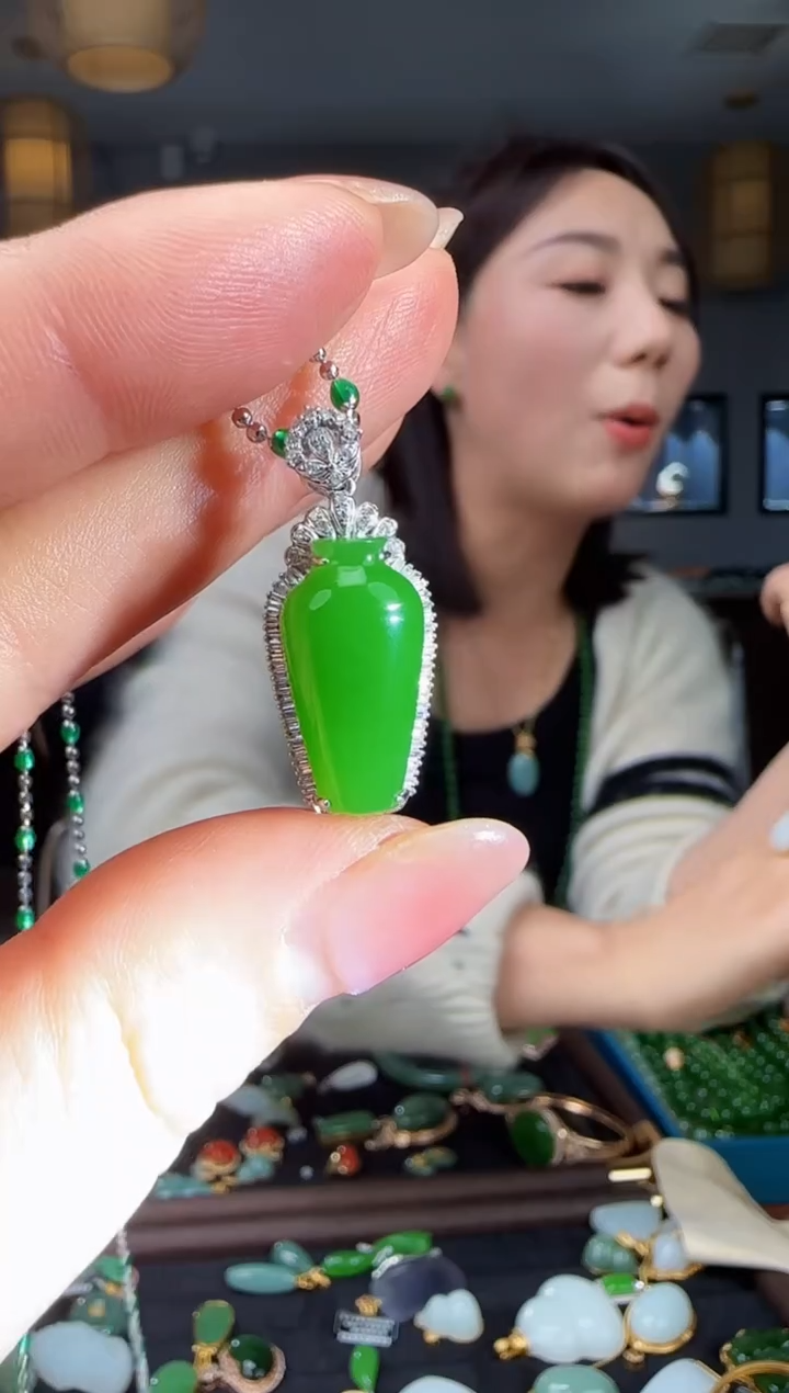 吊坠(不含链)18K金镶嵌和田玉1