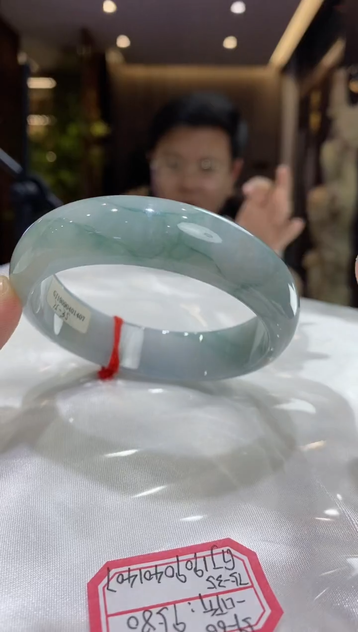 【闪购商品】翡翠手镯未镶嵌10号59-60圈口