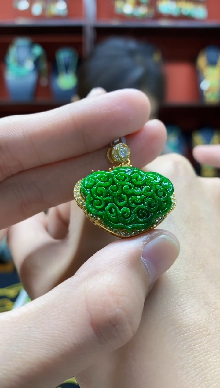 颈饰未镶嵌翡翠吊坠