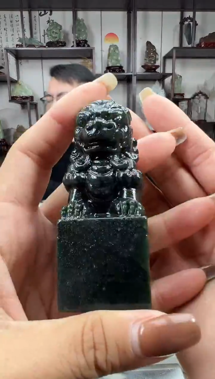 未镶嵌和田玉把件180