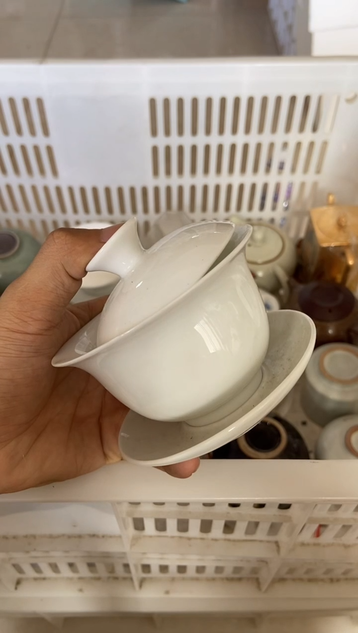 无运费险有瑕疵的摄影的产品有使用过的痕迹有点脏介意勿拍