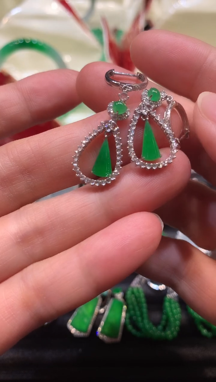 【闪购商品】翡翠耳饰18K金镶嵌耳饰 