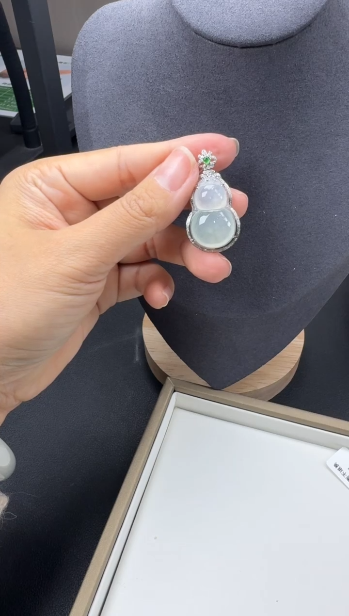 【闪购商品】翡翠颈饰18K金镶嵌YM793-6葫芦