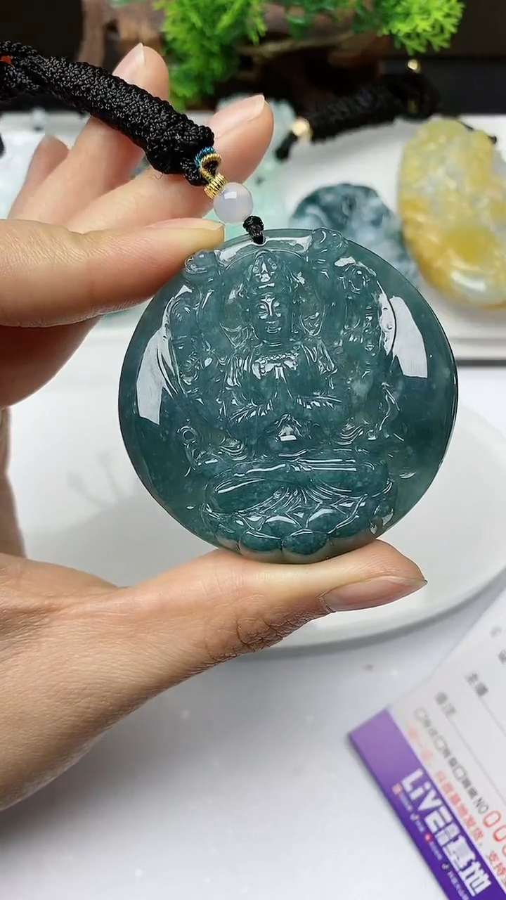 【闪购商品】翡翠颈饰未镶嵌           