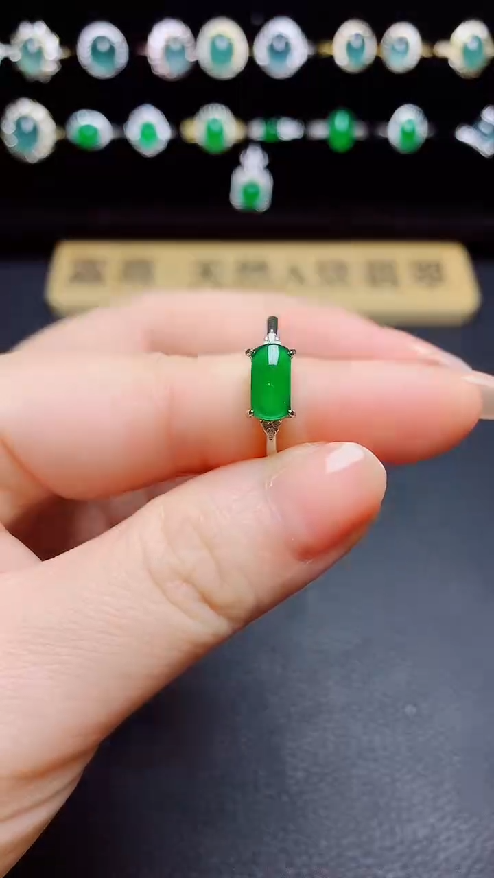 翡翠戒指银S925镶嵌天然翡翠A货s925银镶