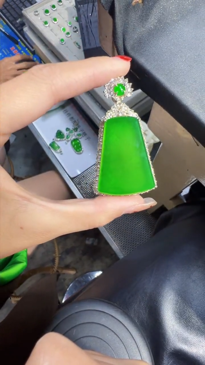 【闪购商品】定制翡翠未镶嵌无事牌商品多样性发货1