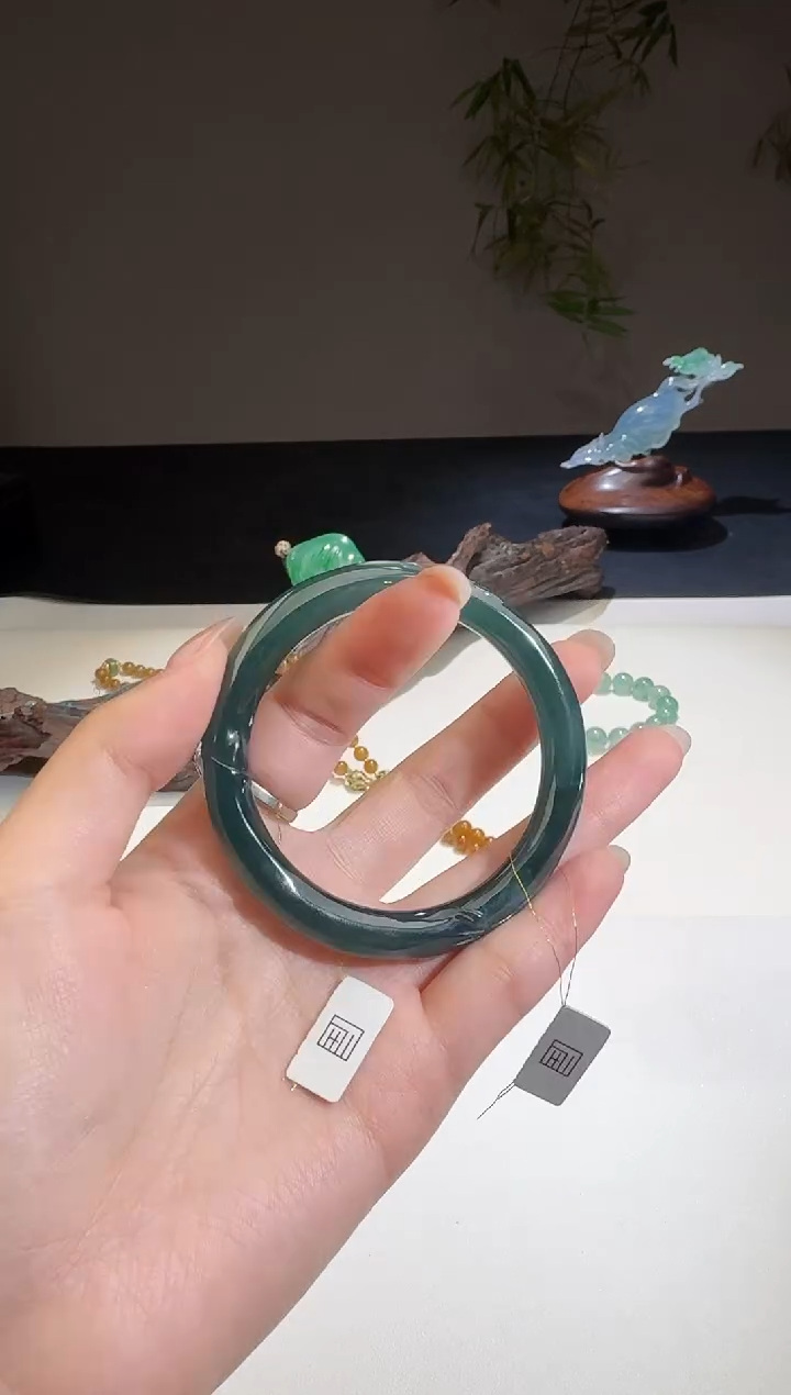 【闪购商品】翡翠手镯未镶嵌【鑫鑫】