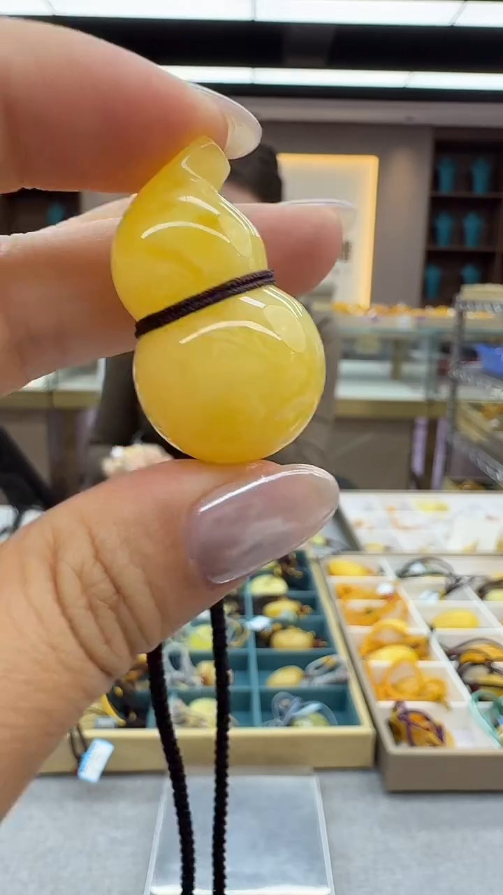 琥珀颈饰未镶嵌83秒拍号 假一罚三 