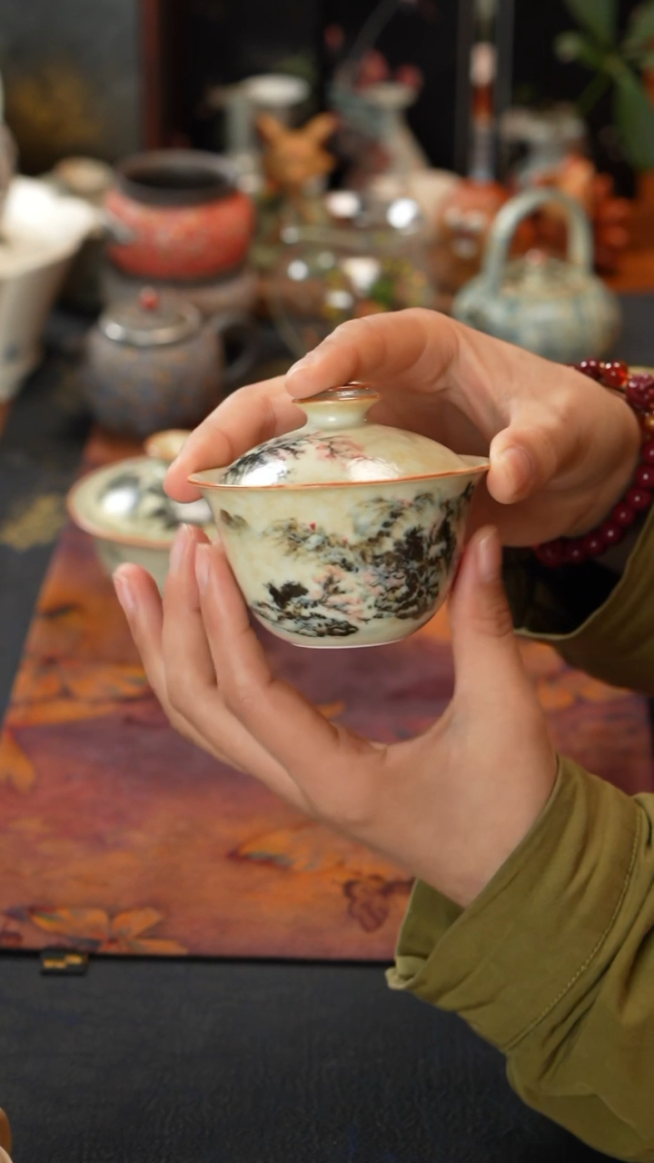 【闪购商品】屿青卧足山水釉下红盖碗