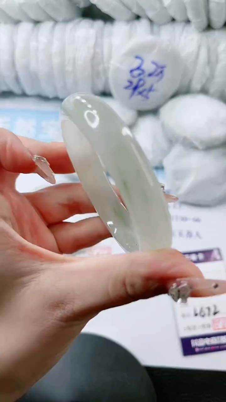 【闪购商品】石英质玉手镯未镶嵌多样性发货L672