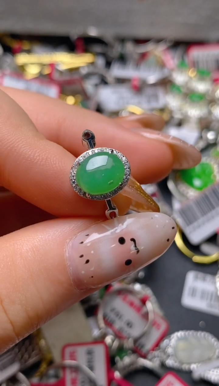 银S925镶嵌戒指翡翠百内无证书