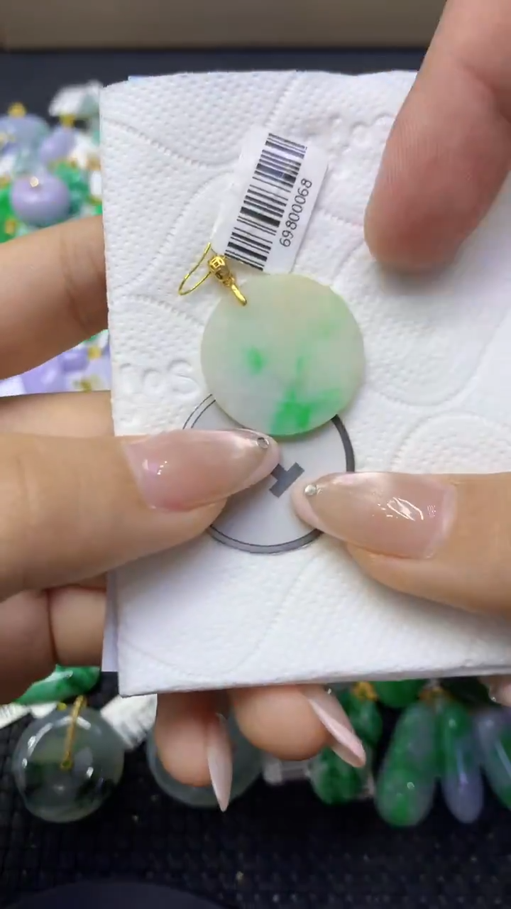 颈饰未镶嵌翡翠天然缅甸翡翠A货