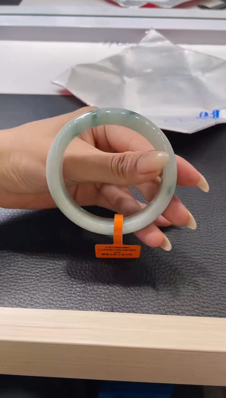 【闪购商品】翡翠手镯未镶嵌手镯