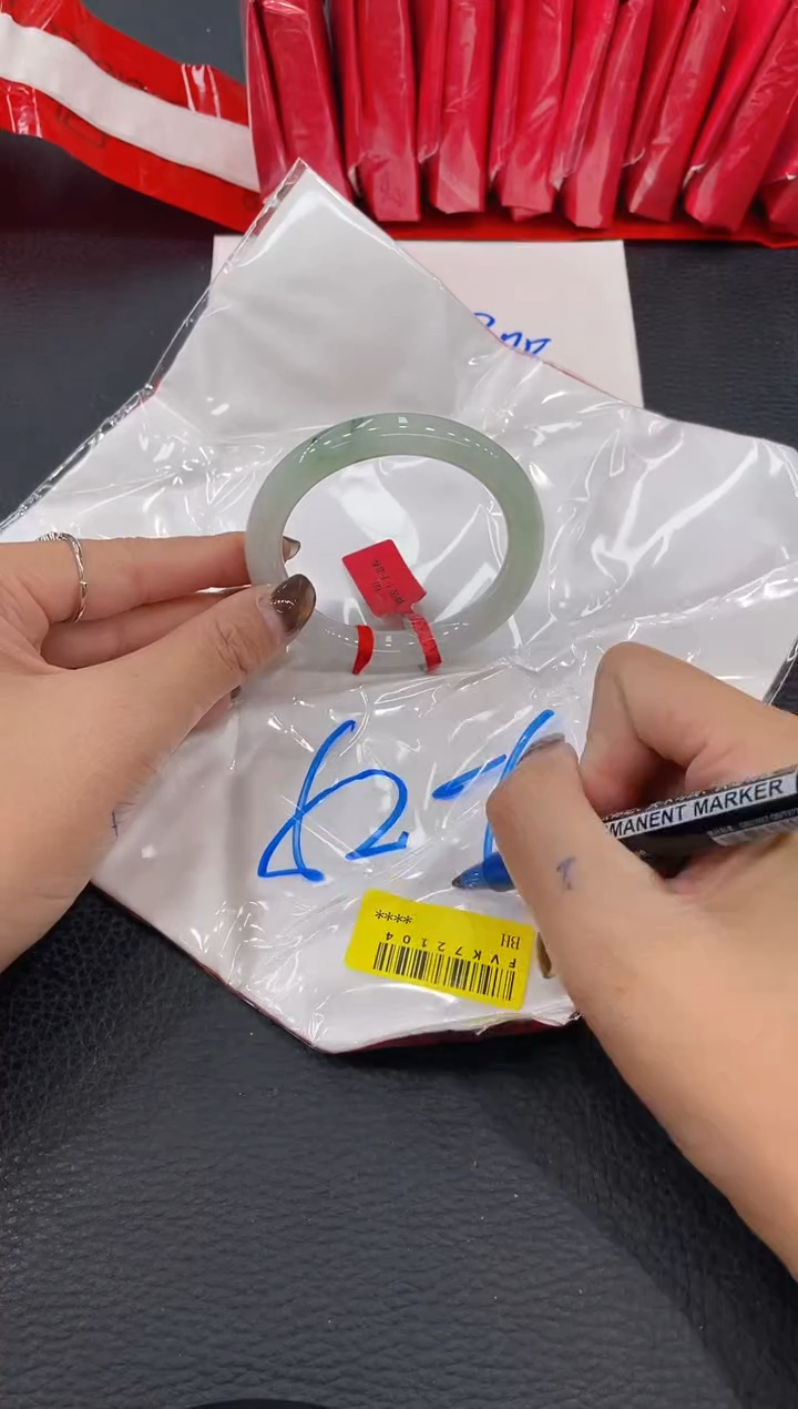 【闪购商品】翡翠手镯未镶嵌手镯