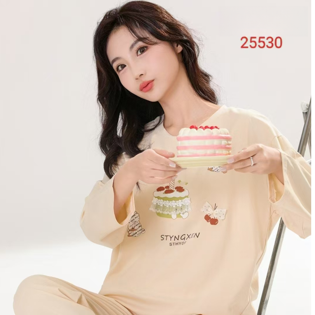 2025新款女士长袖家居服春秋休闲宽松版型时尚印花圆领舒适保暖