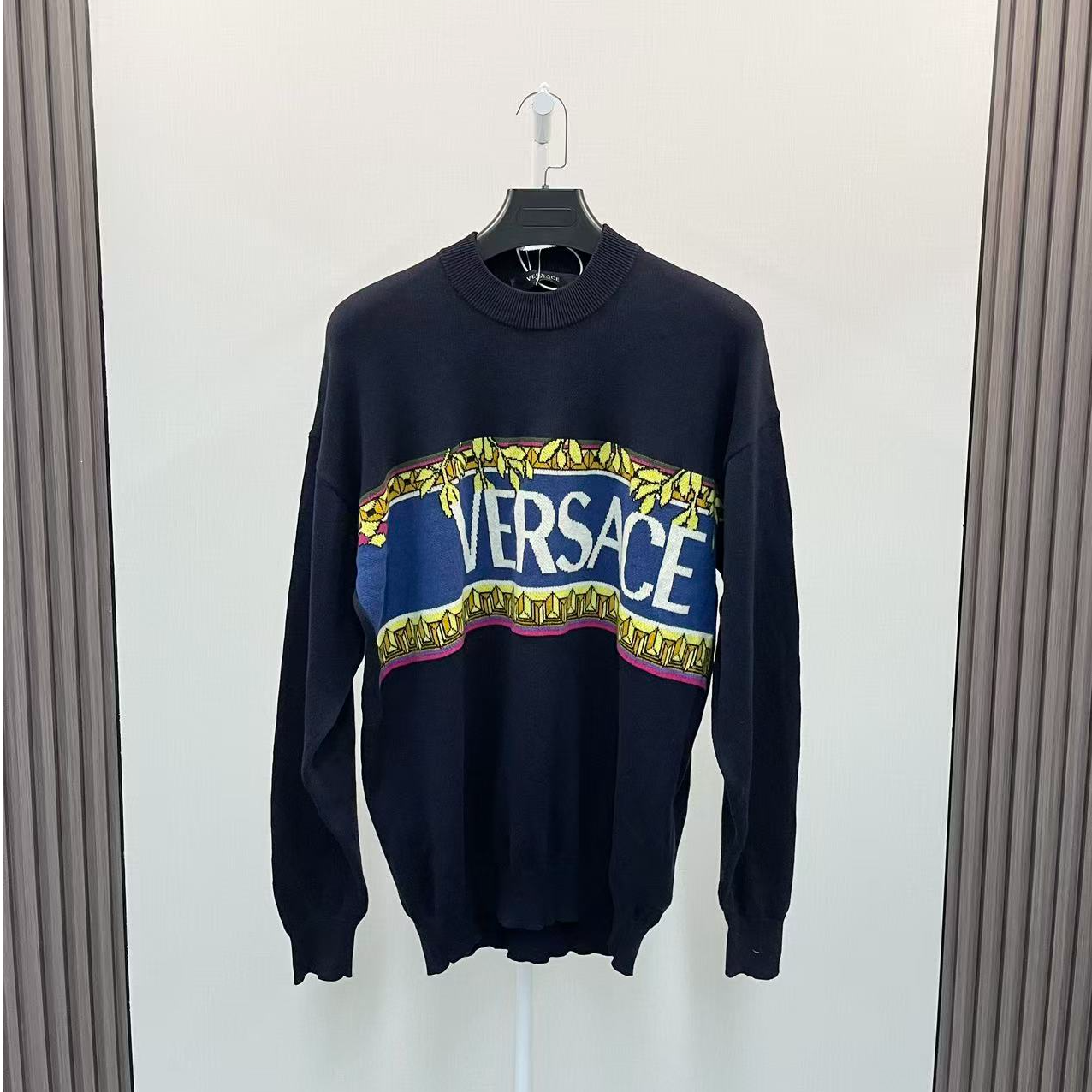 99新 VERSACE/范思哲 /藏蓝色胸口字母logo羊毛毛衣/尺码46