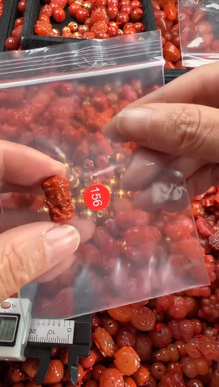 【闪购商品】南红玛瑙颈饰未镶嵌1