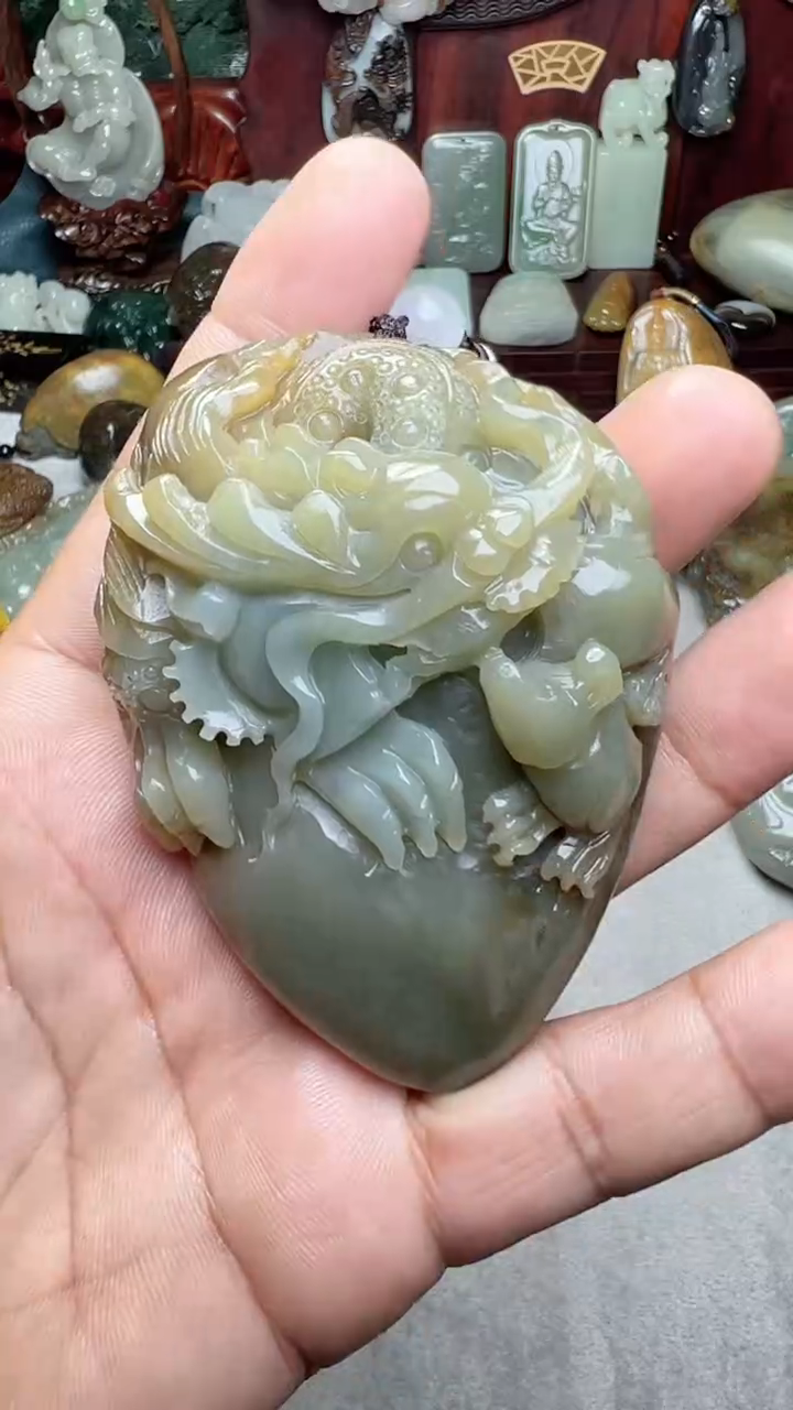 和田玉未镶嵌把件-