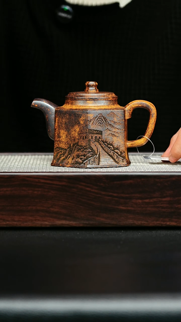 茶壶紫砂宜兴紫砂 六方宫灯 龙骨金砂 李志佩 h181