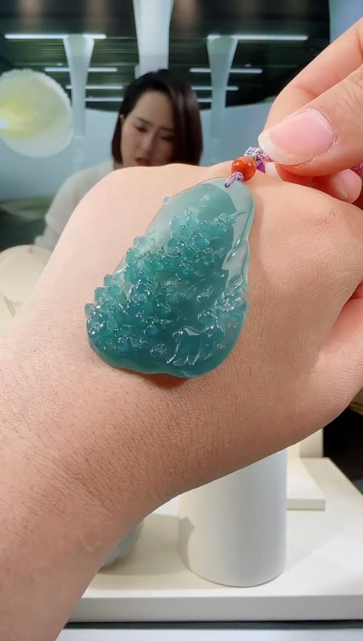 【闪购商品】翡翠吊坠(不含链)未镶嵌鹿牌