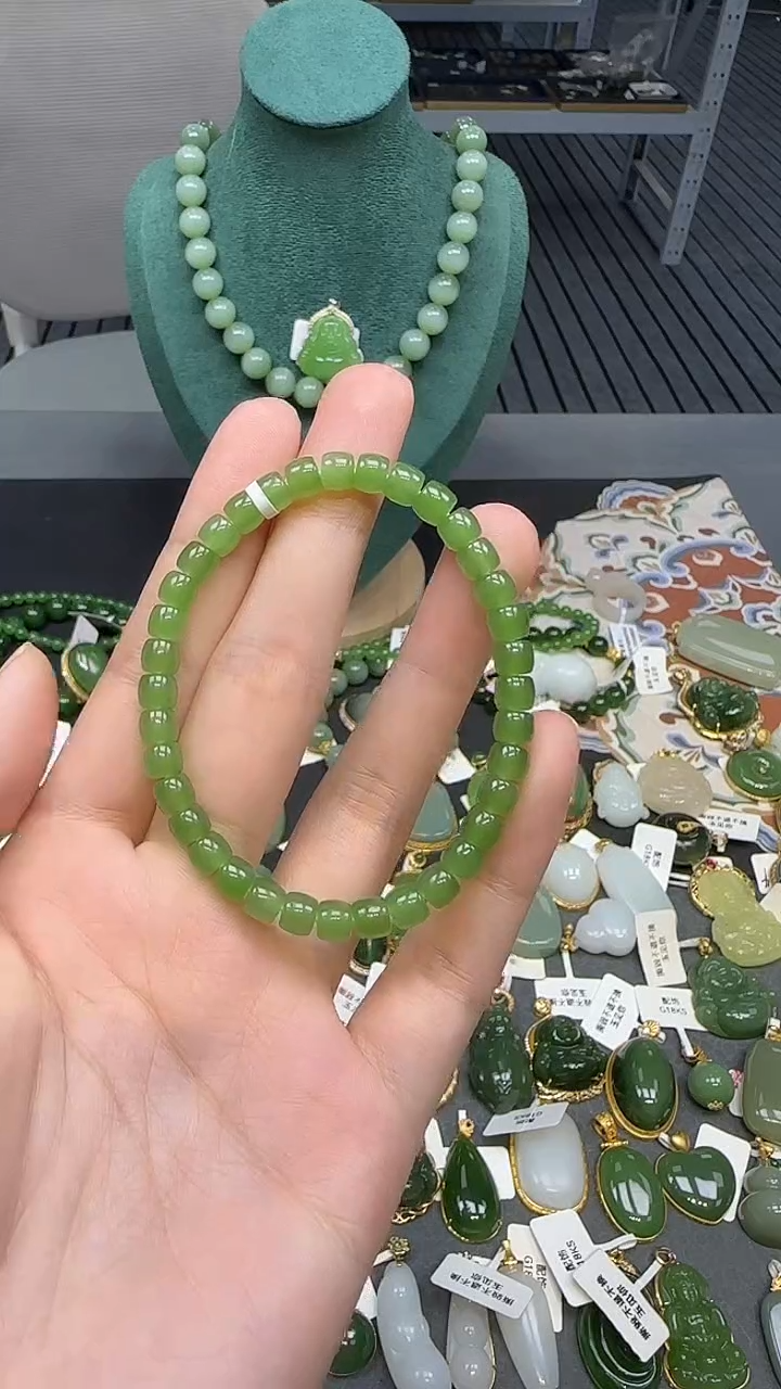 未镶嵌手串和田玉1