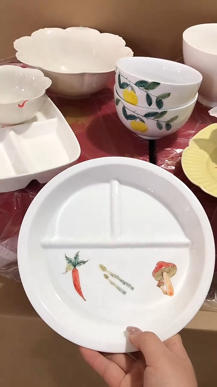 陶高颜值圆形分餐盘（画面随机）