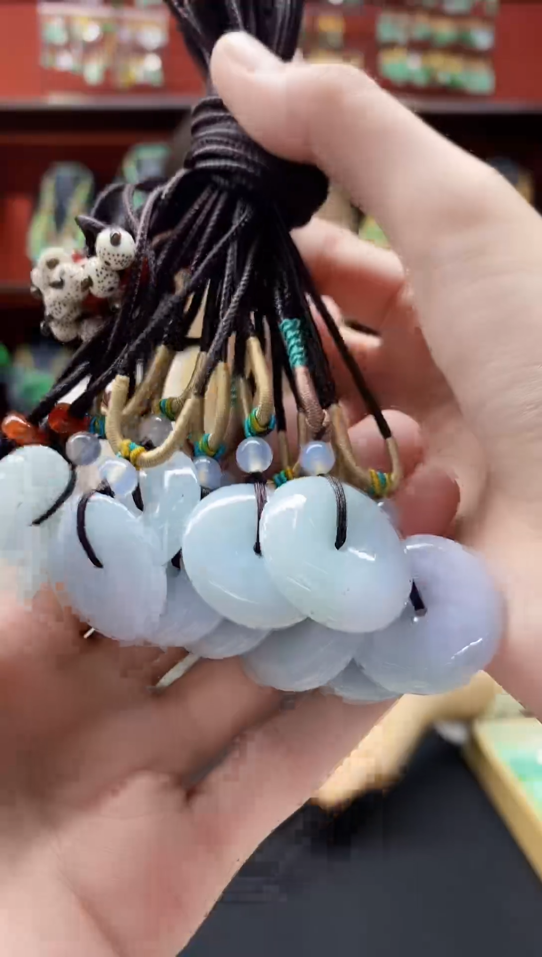 颈饰未镶嵌翡翠吊坠发其一