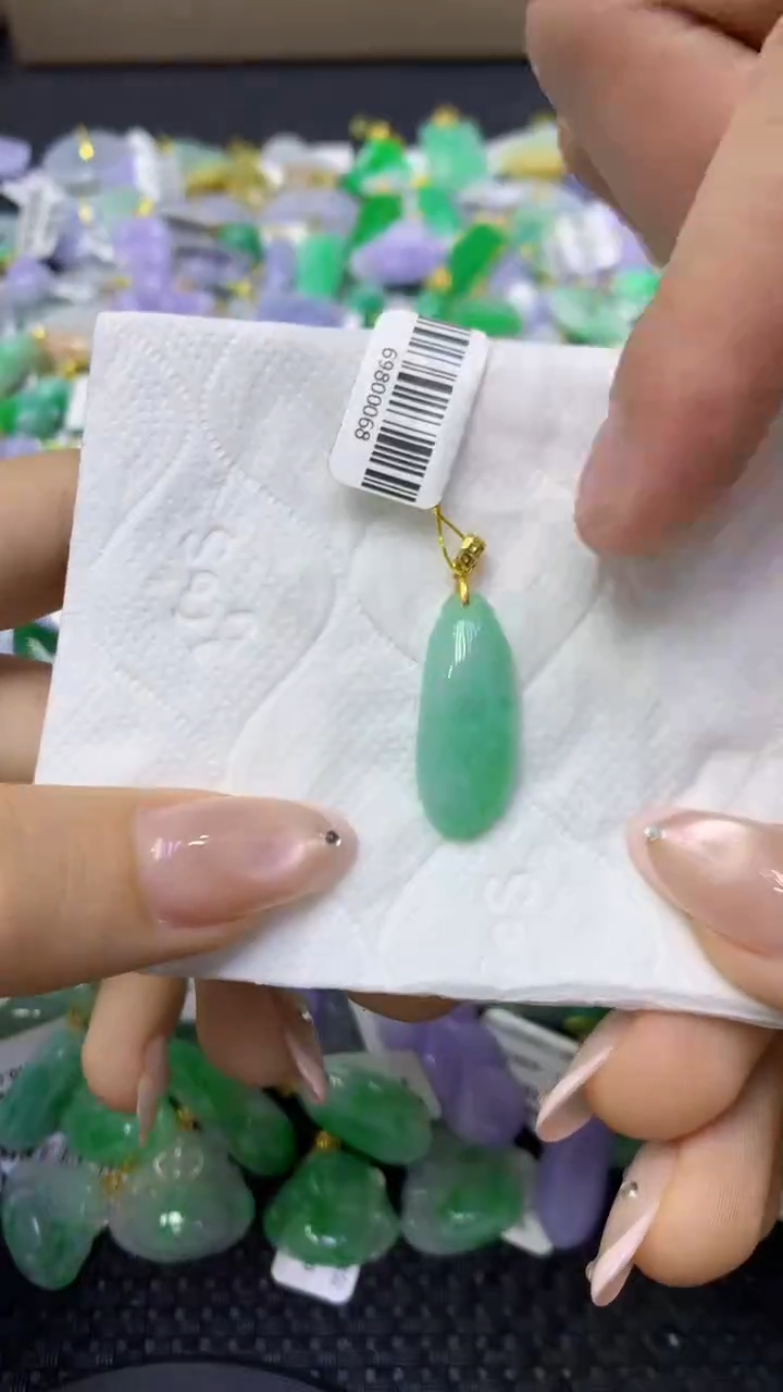 颈饰未镶嵌翡翠天然缅甸翡翠A货