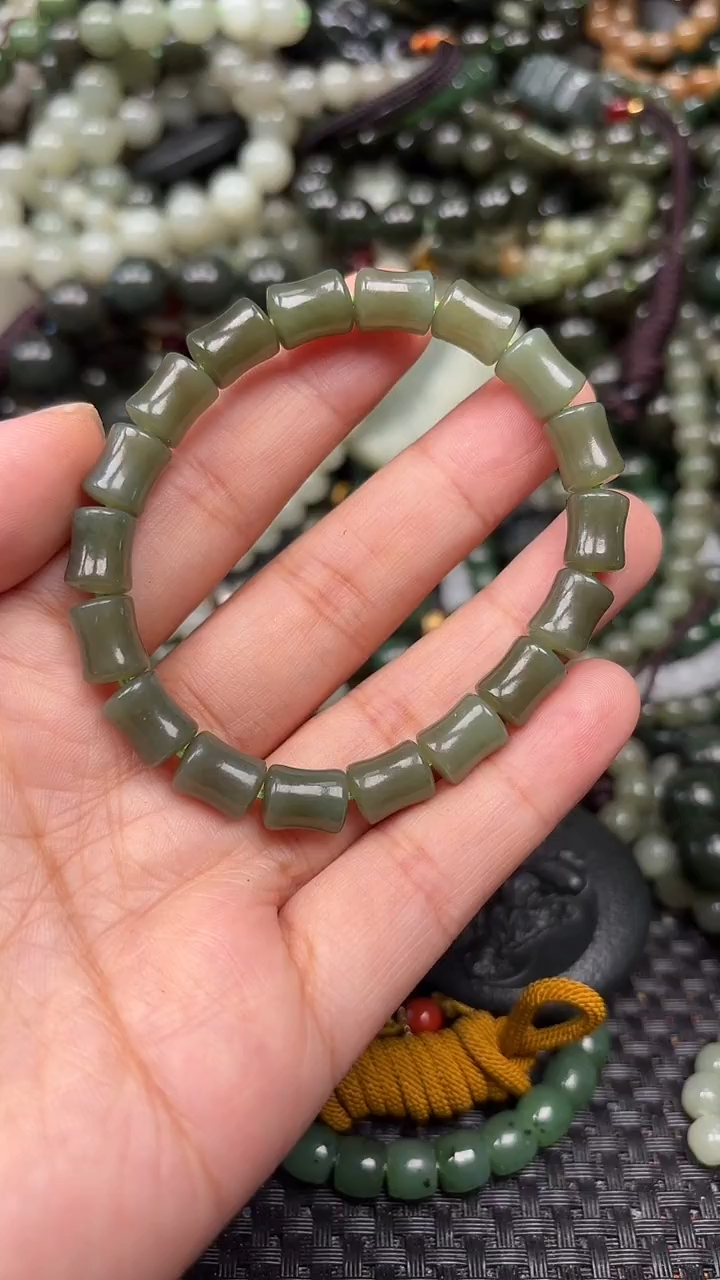 颈饰未镶嵌和田玉1
